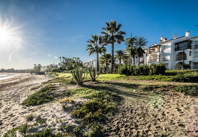Lägenhet i Estepona - Beach front apartment in Estepona with sea views  Lägenhet i Estepona - Beach front apartment in Estepona with sea views