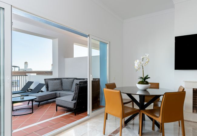 Lägenhet i Benahavís - Huge 3 bedroom with amazing outdoor space Lägenhet i Benahavís - Huge 3 bedroom with amazing outdoor space