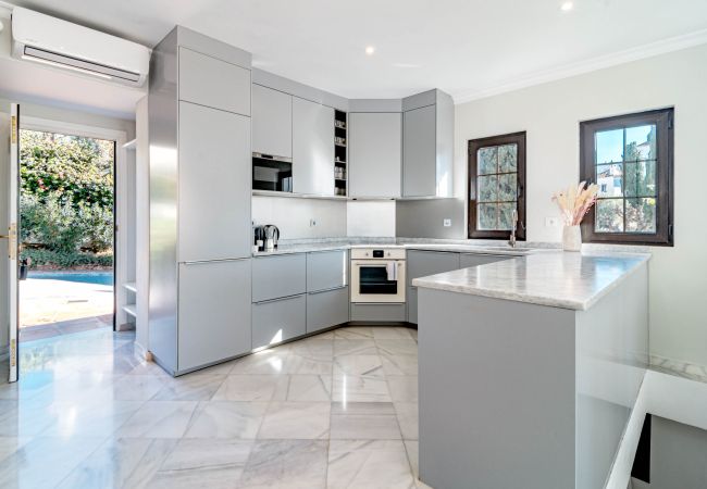 Lägenhet i Nueva andalucia - Aldea Blanca, Puerto Banus with Seaview Lägenhet i Nueva andalucia - Aldea Blanca, Puerto Banus with Seaview