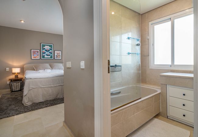 Lägenhet i Estepona - Estepona stylish beach front apartment Lägenhet i Estepona - Estepona stylish beach front apartment