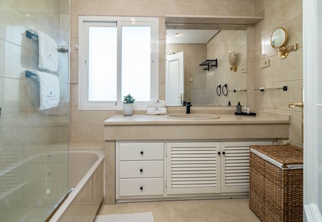 Lägenhet i Estepona - Estepona stylish beach front apartment Lägenhet i Estepona - Estepona stylish beach front apartment