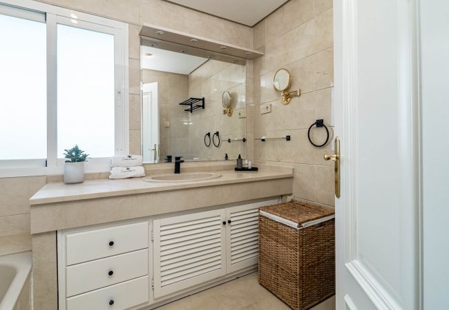 Lägenhet i Estepona - Estepona stylish beach front apartment Lägenhet i Estepona - Estepona stylish beach front apartment