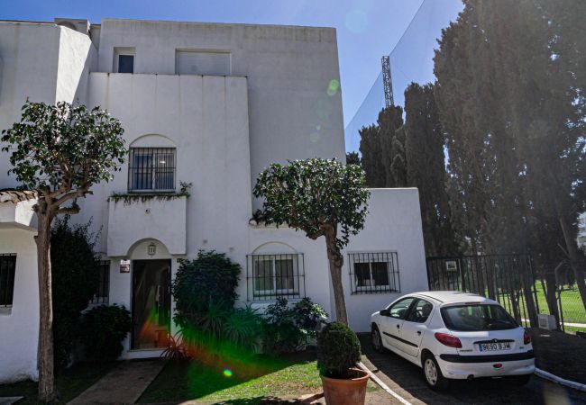 Radhus i San Pedro de Alcántara - Beach front townhouse with plunge pool  Radhus i San Pedro de Alcántara - Beach front townhouse with plunge pool