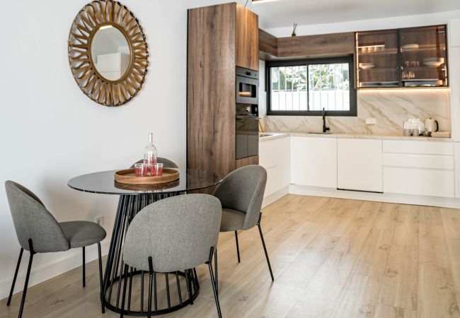 Lägenhet i Nueva andalucia - Modern apartment in prime location  Lägenhet i Nueva andalucia - Modern apartment in prime location