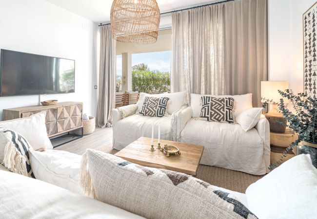 Lägenhet i Estepona - Designer Apartment with Sunny Outdoor Space Lägenhet i Estepona - Designer Apartment with Sunny Outdoor Space