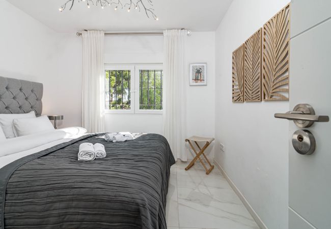 Lägenhet i Estepona - Stylish Townhouse with Rooftop  Lägenhet i Estepona - Stylish Townhouse with Rooftop