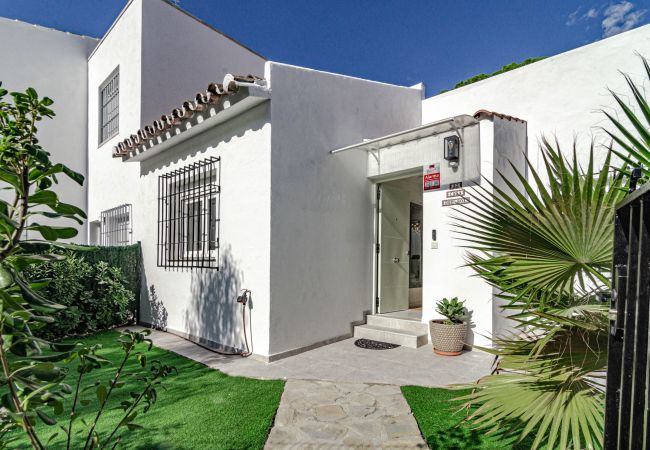 Lägenhet i Estepona - Stylish Townhouse with Rooftop  Lägenhet i Estepona - Stylish Townhouse with Rooftop