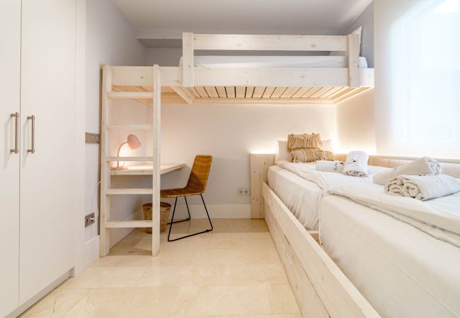 Villa i San Pedro de Alcántara - Huge townhouse with private pool and rooftop  Villa i San Pedro de Alcántara - Huge townhouse with private pool and rooftop