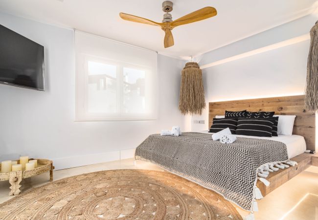 Villa i San Pedro de Alcántara - Huge townhouse with private pool and rooftop  Villa i San Pedro de Alcántara - Huge townhouse with private pool and rooftop