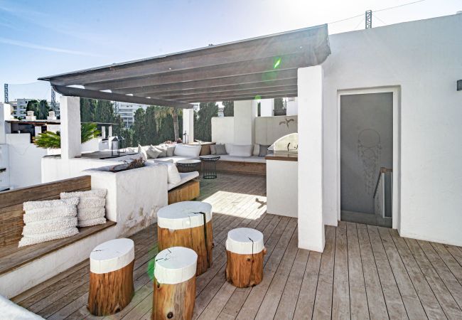 Villa i San Pedro de Alcántara - Huge townhouse with private pool and rooftop  Villa i San Pedro de Alcántara - Huge townhouse with private pool and rooftop